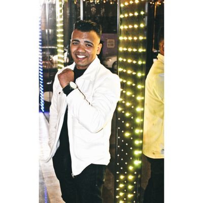 Mahmoud85839964's profile picture. ممكن تبقي لوحدك بس كفايه تكون مرتاح ومتصالح مع نفسك.. مش دايماً العزله بتبقى غلط ، ساعات بتبقى أكبر صح 🖤