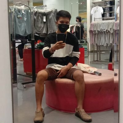 JayLimburan's profile picture. Lab u