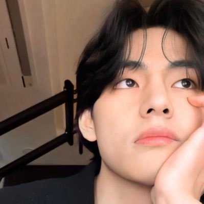 i think about taecore every single day 👞💼🐻🐅🍓🎨🎻🎼🎞🕯🧸📜🤎 #방탄소년단 #에이티즈