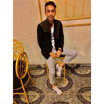 اقوي ضعيف ً اعقل مجنونً اطيب شريرً اخف رزينً احن جاحدً اسعد حزينً 😂😭❤️💔