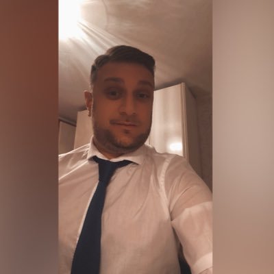 Italy🇮🇹-30 years old♊️- computer expert💻-study economics at University📚-I love football⚽️-I love traveling ✈️📖 -I love music🎧 - CrossFit 🏋🏼♂️