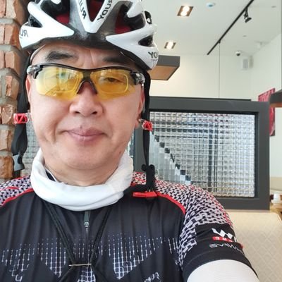 to young man in asia let's read newspaper for 10 years and be strong, be get information about desease in ㅡ www. https://t.co/FIQhWmweB3 ㅡ