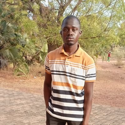 Je suis Ouedraogo Youssouf , étudiant en licence Mathématiques physique informatiques.
