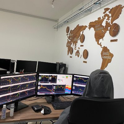 DiscipleStock's profile picture. Equities Swing Trader. Focused on Price & Volume + Risk Management. CANSLIM. Momentum stocks. Weekly & Daily Clean Charts.