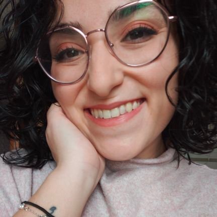 27 anni. Salentina based in Modena. Psicologa del tutto esaurita. Chiacchieratrice seriale, maniaca dello shopping e della pizza.