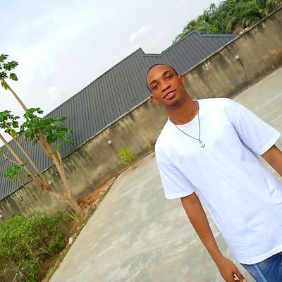 v_desxy's profile picture. Ñâîjå🇳🇬
 ❤️
Musical vibes😋