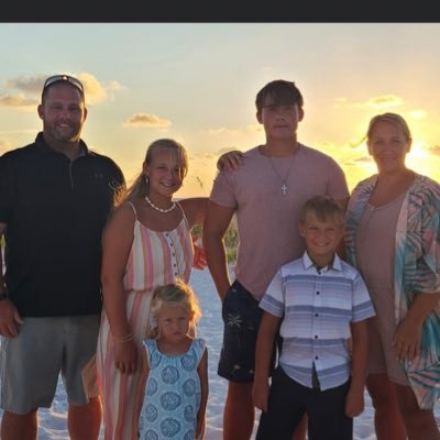 JonErvin_7's profile picture. Christian-Husband-Father-Teacher-Realtor