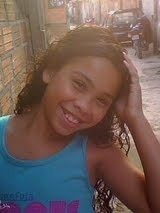 11 anos , São Paulina, brincalhona , divertida, gosto de mandar carta pra minhas amigas, copio a lição da minha amiga.