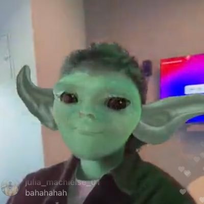 helenalovr's profile picture. she/her