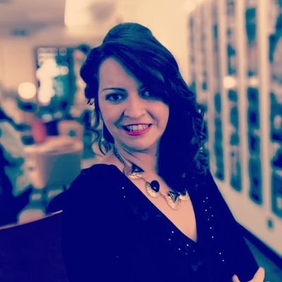 Copywriter, SEO. Me encantan la gente auténtica y encontrar magia en los detalles del día a día. España