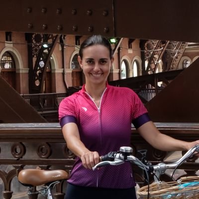 Mulher, mãe, ciclista urbana e que de vez em quando lembra que é enfermeira.