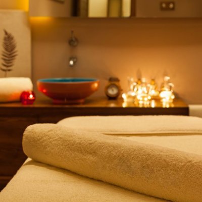 You deserve the best and we are perfect for that. Our staff very friendly and professional. 416/356-9096
Appointment or walk in