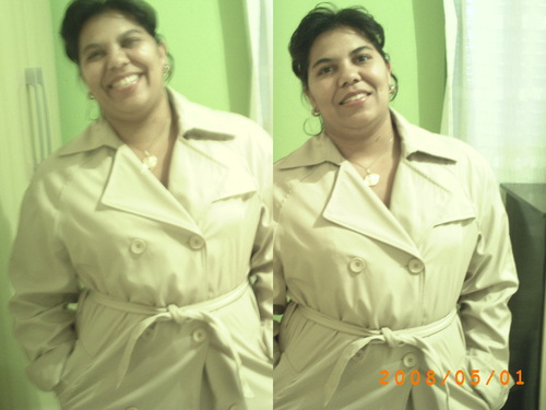 Sou casada e tenho 2 filhos lindos e um entiado muito gato tbm.Amo minha família!Trabalho no ramo de doces e bolos p/ todos os gostos