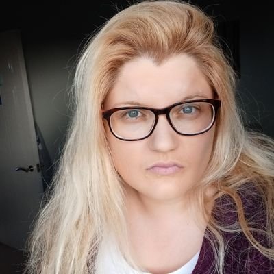 emily, friends call me ems / 33 / c h i l l s e e k e r ☯️ Exeter Chiefs 🏉 Wine & Cats 🐈