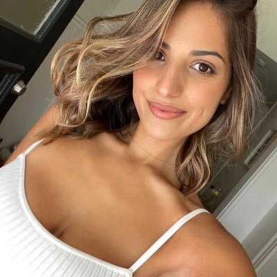 Charlot66549598's profile picture. My beauty starts in my heart, not in your mirror.