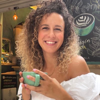 Product Manager. Fashion. Second Hand. Sustainability. Italian in Spain. Painter. In love with elderly people ✨ LinkedIn @valentinaperessotti