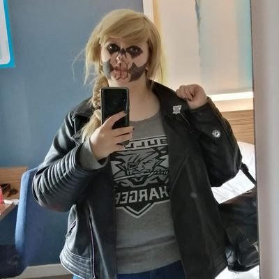 She/Her , 22, soft polyam bi
✨
✨
Unprofessional dungeon master, Occasional cosplayer, and voice actress.