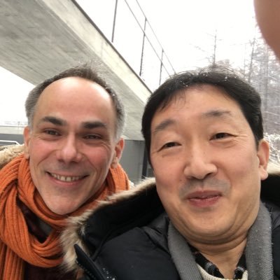 フルート歴47年、整体歴11年の医療従事者です。健康と音楽で豊かな日々を送ろうをモットーに、フルート奏者の健康的な身体維持のお手伝いしたいと思っています。現在、身体のお悩み相談・整体施術も無料で行なっています。#フルート#整体#体#体操#肩こり#腰痛
