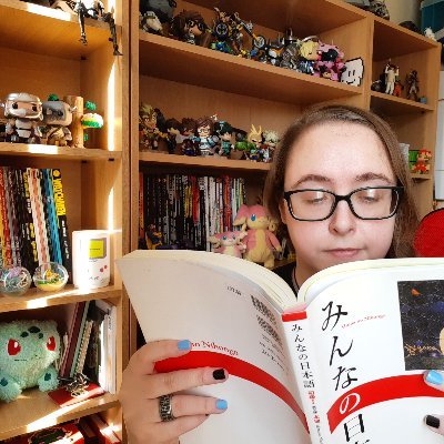 ReenBenkyou's profile picture. 日本語を勉強しています。今、上手じゃありませんが、毎週練習しています。
本やゲームが大好きです。イギリス人です。英語のツイッターは @reen_benkyou です。