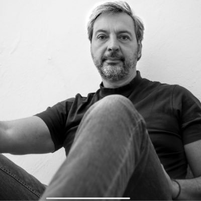 Creo en la diversidad de ideas y soy optimista, aún cuando veo tanto sin sentido. mis opiniones son mías solamente y no representan a nadie más.