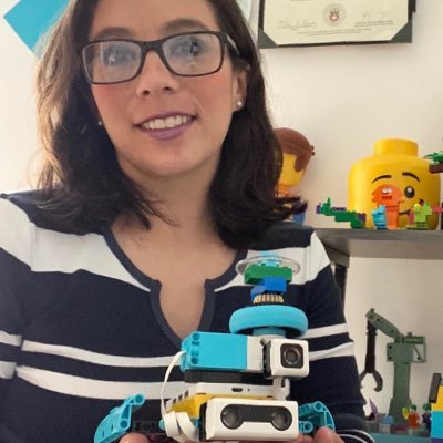 BloquesConLuz's profile picture. Bloque a bloque con ✨Luz💡. I💛LEGO, Academy Teacher Trainer Certified. Mtra Ed.Básica UDLAP. Coach FLL Colegio María del Rosario Puebla✨ I💜Robotix 🤖