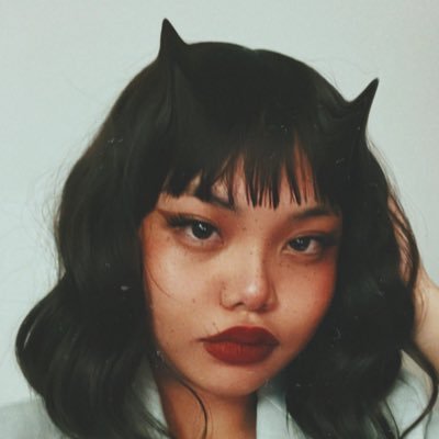 _glassizt's profile picture. love,light, and plsgomd | she/they