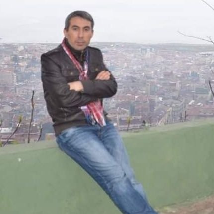 Kim bir kötülük görürse onu eliyle düzeltsin, gücü yetmezse diliyle, ona da gücü yetmezse kalbi ile buğz etsin. (H.Şerif)🇹🇷🇹🇷🇹🇷