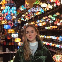 Alice (@alicethomson200) 's Twitter Profile