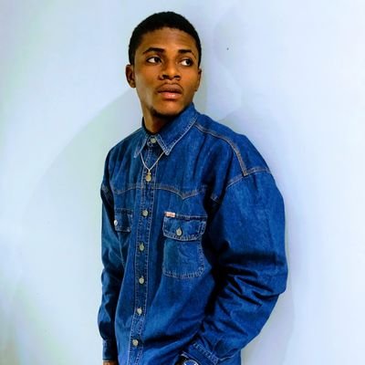 How I do my thing, is how I do everything || Choleric, Melomaniac 🎧|| @trvisXX🇺🇸 || @cristiano 🇵🇹 || Man U ⚽️|| OBIdient || 👻 mychie_wh, TikTok: mychie_wh