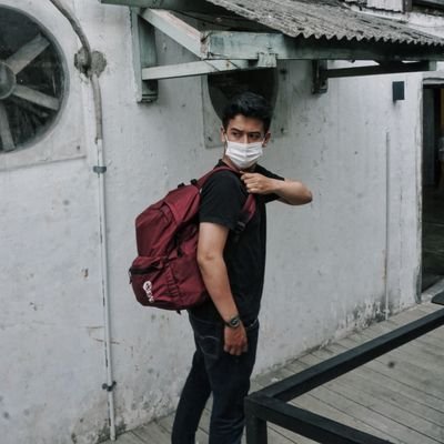 Sadari langkahku, di celah bumi ku terpaku