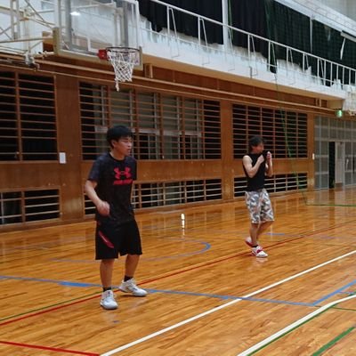 33bsk_ryu_univ's profile picture. 琉球大学3x3バスケサークル公式アカウント 「初心者ですがバスケがしたいです」を日本一歓迎するサークル 質問は気軽にDMにください！（3×3サークルという名前ですが、最近は人数が増えた事もあり、基本的に5on5をしています。）