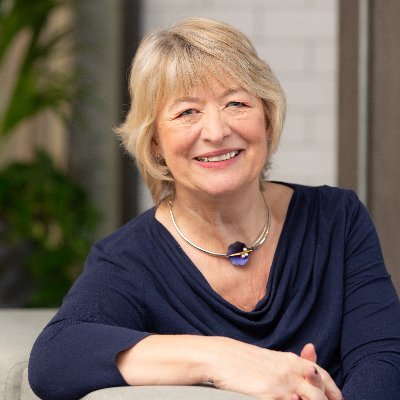 Inspires #PAs to excel. BakerWrite #speedwriting. Speaker. @TheCPDService. Winner @NBWAwardsUK @TheoPaphitis #sbs .@ The King's Trust mentor. #TAP.cert.