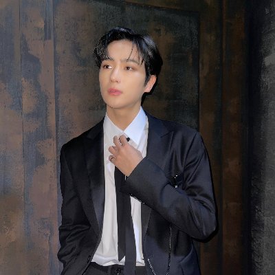 𝐌𝐂𝐌𝐗𝐂𝐕𝐈𝐈. along with the appearance of an god's who is very sweet and sharp jaw ★ 그가 세계에서 처음 창조되었을 때부터 그에 대한 엄청난 위엄, Hyunjae.