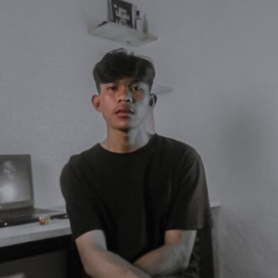 laloeyudik's profile picture. Stay simple.