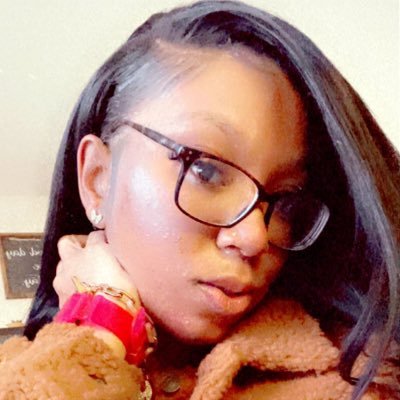 sc: team_lightskin 👻 IG: queeeen__bee 💛 2️⃣6️⃣and lavish 💕 #imHer💁🏽♀️😘 I been me, they been mad 💯