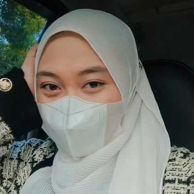 ayavsty's profile picture. 