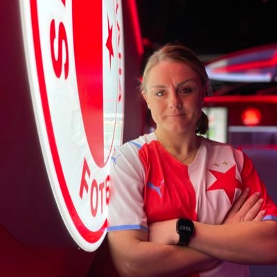 KHaugstad7's profile picture. SK Slavia Praha #4 ⚽️ • La Salle Women's Soccer Alum @LaSalle_WSOC • 🇳🇴 • UX Designer