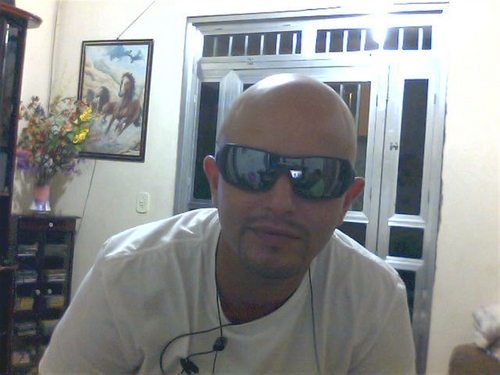 Sou alegre, divertido, Adoro desafios. Atraente? talvez.
Alguns tentam me copiar, mas é aquilo só existe eu, POR ISSO RECUSE IMITAÇÕES.