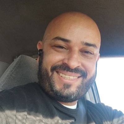 BRASILEIRO, amo meu Brasil, estamos na luta, para expurgar a esquerda do Brasil, Brasil no rumo certo.Que todos tenha o direito a arma e liberdade.