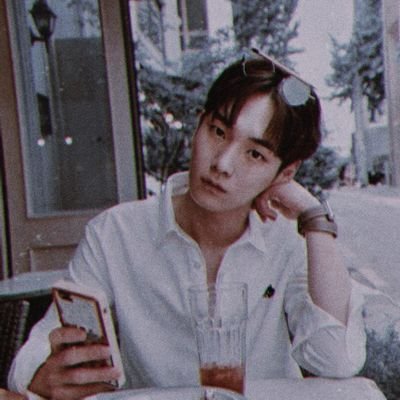 🇸🇪 ▪︎ex-model ▪︎stylist at M&M . 𝑓𝑙𝑦 𝑚𝑒 𝑡𝑜 𝑡ℎ𝑒 𝑚𝑜𝑜𝑛 𝑎𝑛𝑑 𝑙𝑒𝑡 𝑚𝑒 𝑝𝑙𝑎𝑦 𝑎𝑚𝑜𝑛𝑔 𝑡ℎ𝑒 𝑠𝑡𝑎𝑟𝑠