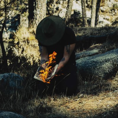 jav_islas84's profile picture. Vendo flores sin aroma, el aguante es importante, las cosas más brillantes siempre salen de repente. Hago Magia