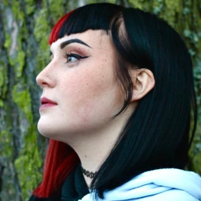 LoreenGazsi's profile picture. Insta: xolorii