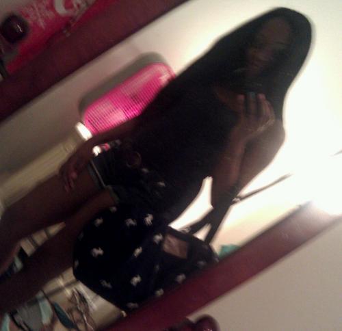 MeciDaA_Fmodel's profile picture. One thinq abut me im gon get me sum(Money),Regardless of wut da sistuation is i cud care less abut wut anyone got tuh say