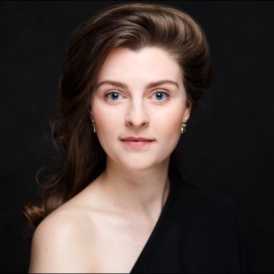 Soprano  Now: Juliette (cover) Die tote Stadt ENO💃 Soon: Dew Fairy OHP 🧚‍♂️  Recent: Barbarina/Susanna(cover)/Jerwood Young Artist ‘22 Glyndebourne