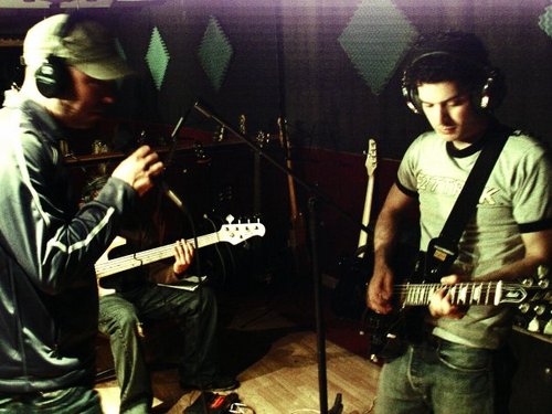 nucleomusic's profile picture. Nucleo son: Leobardo Valencia: (Voz y Secuencias) , Carlo Rodriguez: (Guitarra) Daniel Huerta (Bajo)