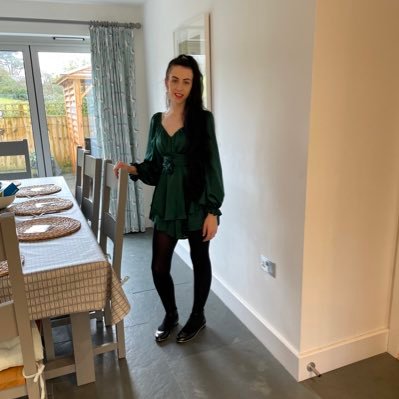 Rosielilyy's profile picture. Registered mental health nurse. Plymouth university graduate 2020 🌹