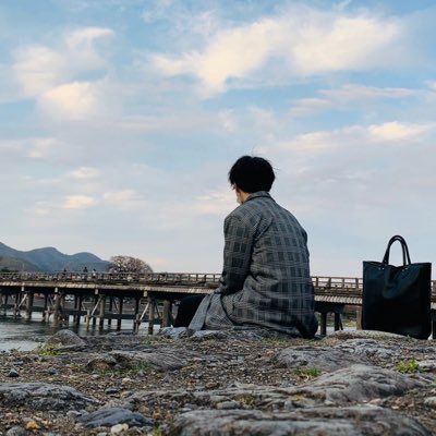 大阪(23)/ 1日1時間の作業で月10万くらいは自動的に口座に送金されてくるので、気ままに生きてます。携帯でローマ字打てたらできるので気になる方はお気軽に連絡ください📨