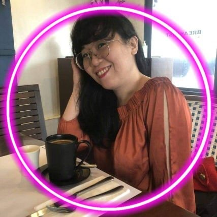 shadowkira's profile picture. Weapon of Choice: Long bladed knife. 
'Cause I like getting up close and personal.