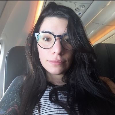 Fotógrafa 📷
Licenciada en Diseño Gráfico👩💻
UX/UI Designer 📲