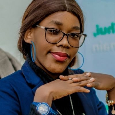 Juriste de formation , activiste de droits de l'homme , formatrice en art oratoire et business woman
